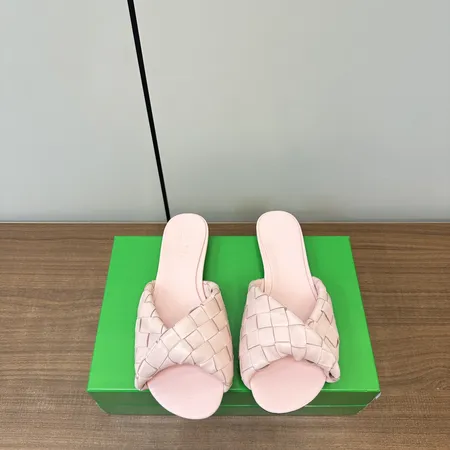 ボッテガ ヴェネタ スリッパ