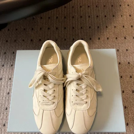 プラダ カジュアルシューズ