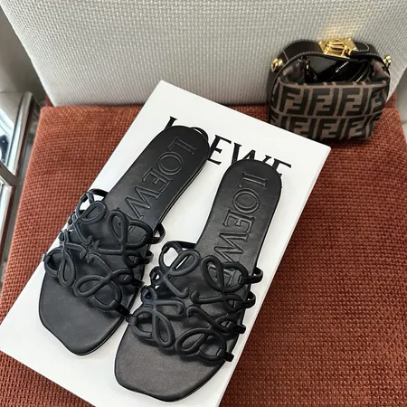 ロエベ スリッパ