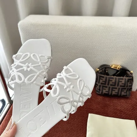 ロエベ スリッパ