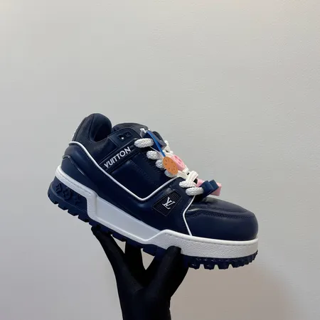 ルイヴィトン カジュアルシューズ