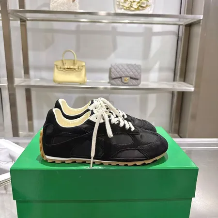 ボッテガ ヴェネタ カジュアルシューズ