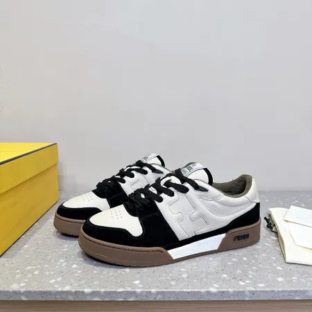 フェンディ カジュアルシューズ