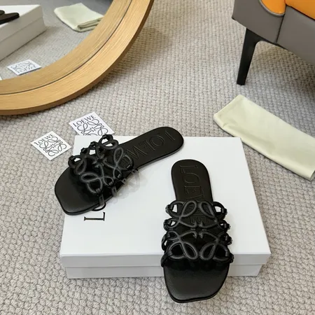 ロエベ スリッパ