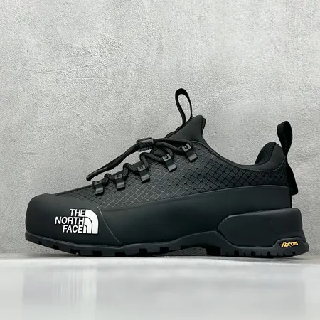 ノースフェイス スニーカー