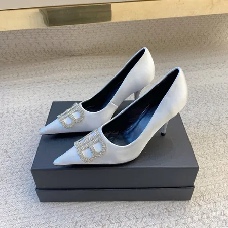 バレンシアガ サンダル