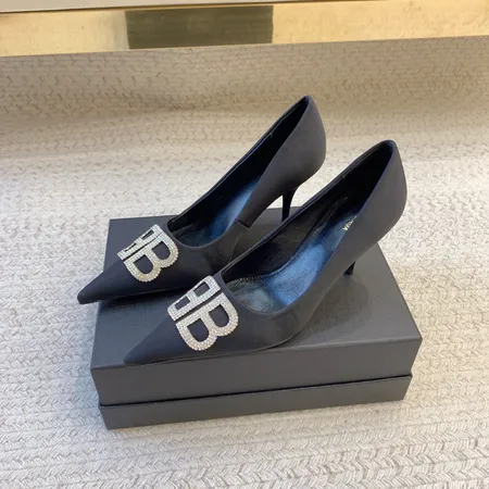 バレンシアガ サンダル