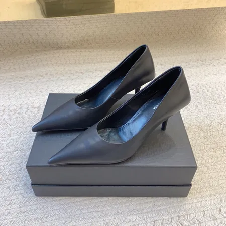 バレンシアガ サンダル