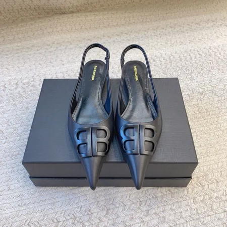 バレンシアガ サンダル