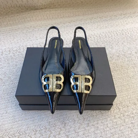 バレンシアガ サンダル