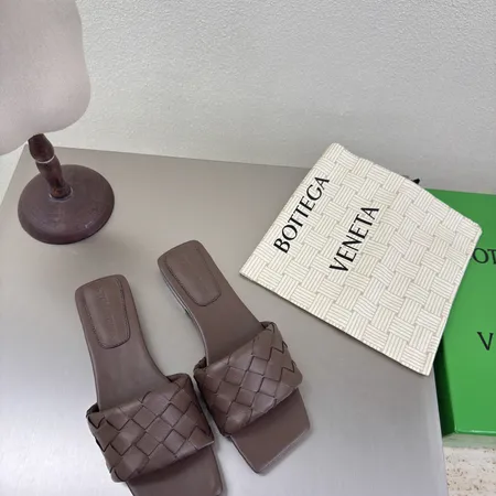 ボッテガ ヴェネタ スリッパ