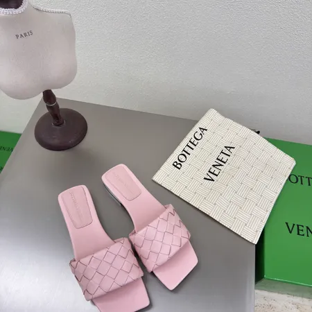 ボッテガ ヴェネタ スリッパ