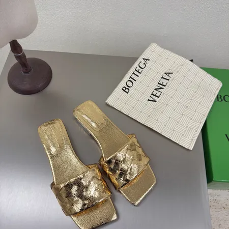 ボッテガ ヴェネタ スリッパ