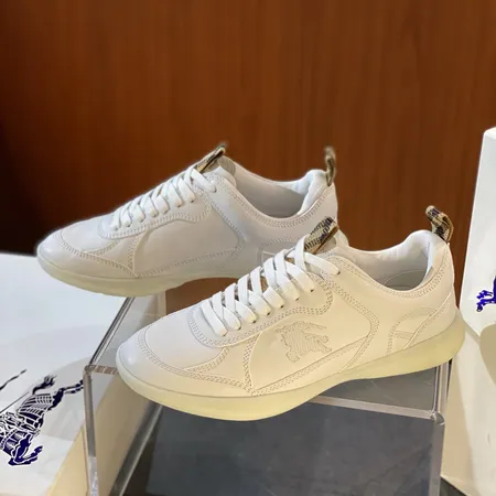 バーバリー ス スニーカー