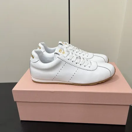 ミュウミュウ カジュアルシューズ