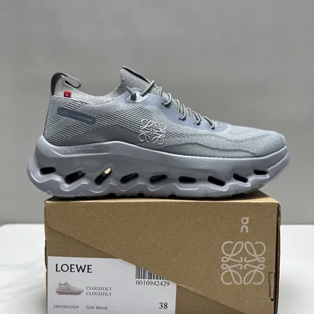 ロエベ スニーカー