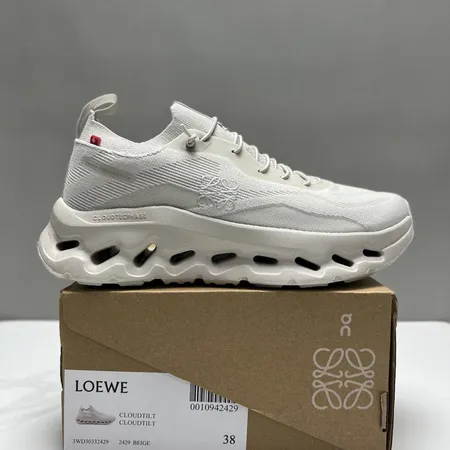 ロエベ スニーカー