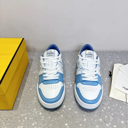 フェンディ カジュアルシューズ