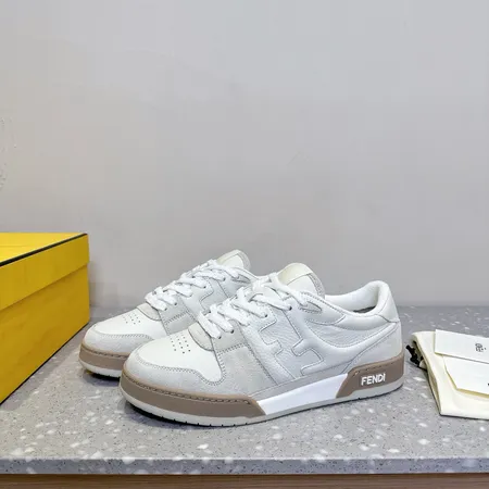 フェンディ カジュアルシューズ
