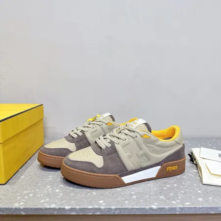 フェンディ カジュアルシューズ
