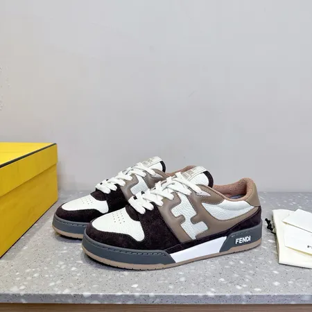 フェンディ カジュアルシューズ