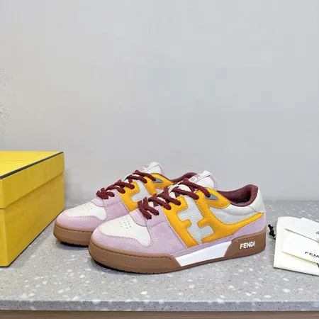フェンディ カジュアルシューズ