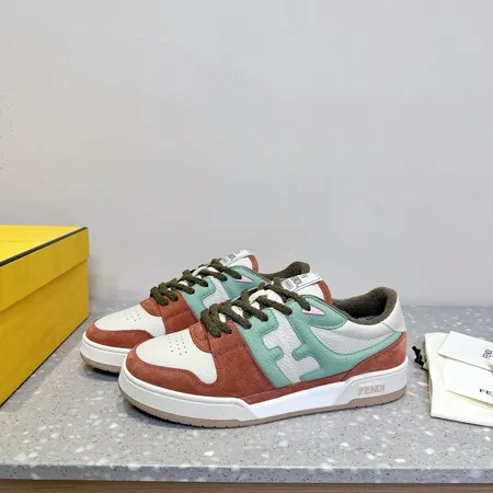 フェンディ カジュアルシューズ