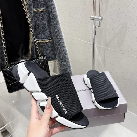 バレンシアガ スリッパ