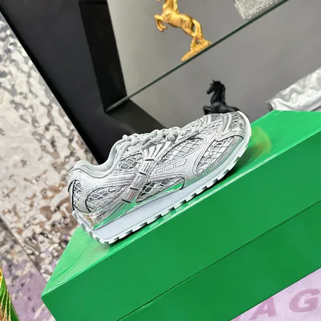 ボッテガ ヴェネタ スニーカー