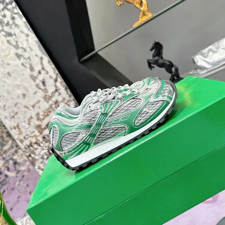 ボッテガ ヴェネタ スニーカー