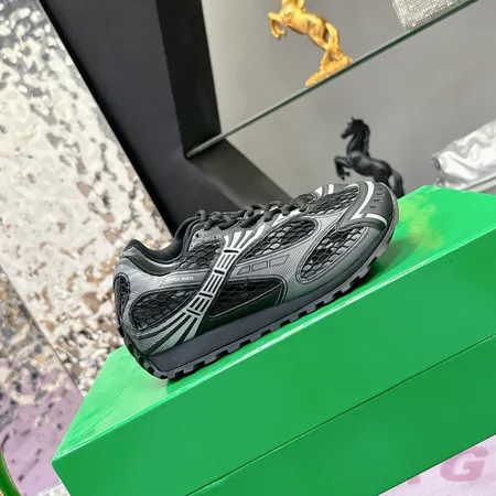 ボッテガ ヴェネタ スニーカー