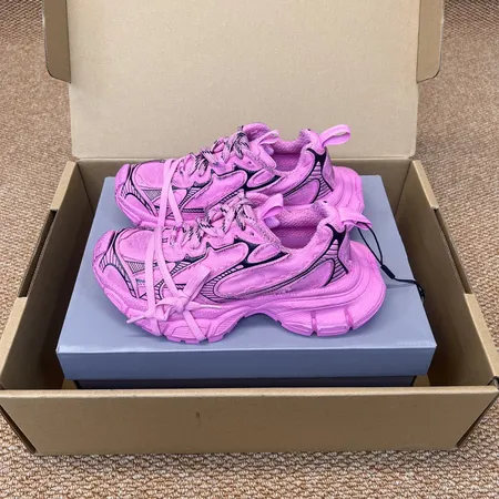 バレンシアガ スニーカー