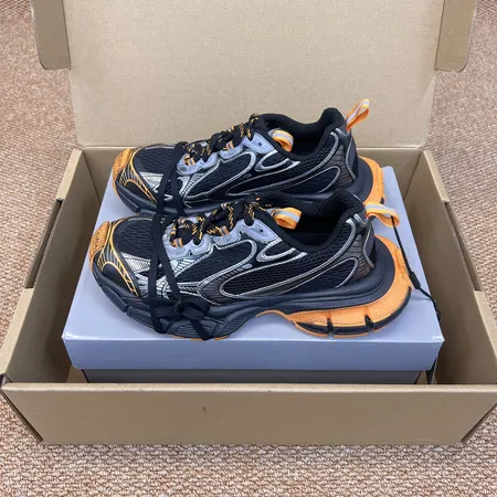 バレンシアガ スニーカー