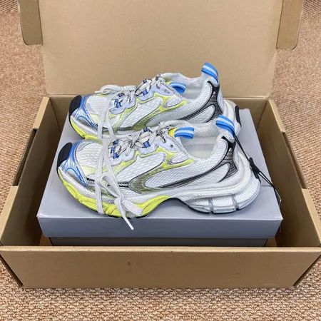 バレンシアガ スニーカー