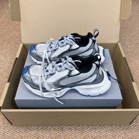 バレンシアガ スニーカー