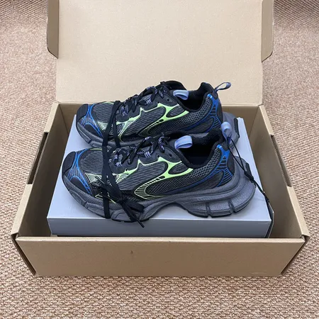 バレンシアガ スニーカー