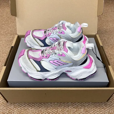 バレンシアガ スニーカー