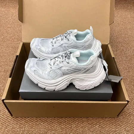 バレンシアガ スニーカー