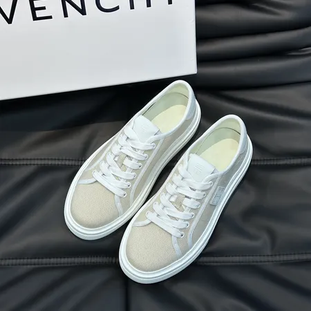 ジバンシィ カジュアルシューズ