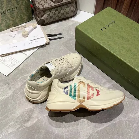 グッチ スニーカー