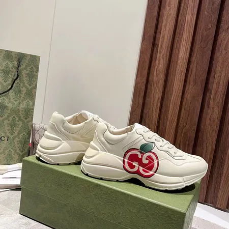 グッチ スニーカー