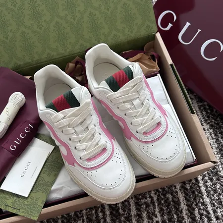 グッチ カジュアルシューズ