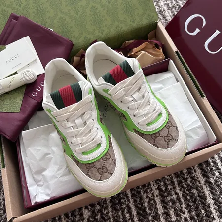 グッチ カジュアルシューズ