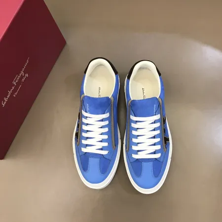 フェラガモ カジュアルシューズ