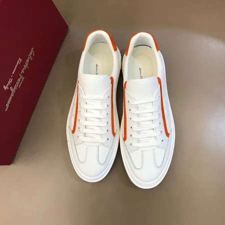 フェラガモ カジュアルシューズ