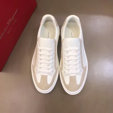 フェラガモ カジュアルシューズ