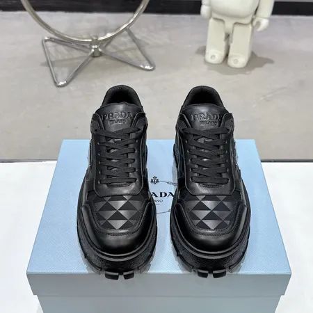 プラダ カジュアルシューズ