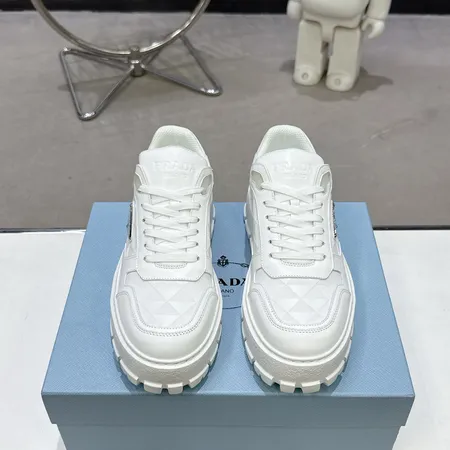 プラダ カジュアルシューズ