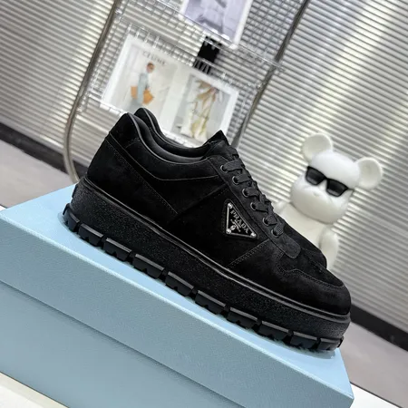 プラダ カジュアルシューズ