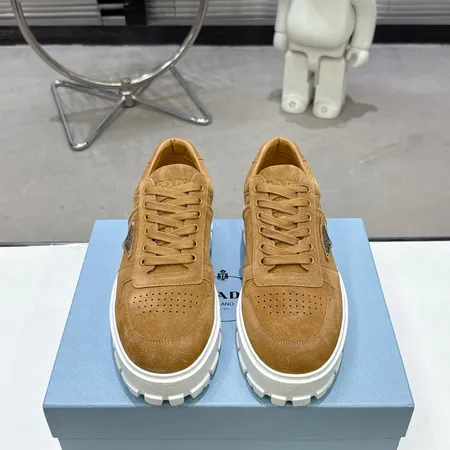 プラダ カジュアルシューズ